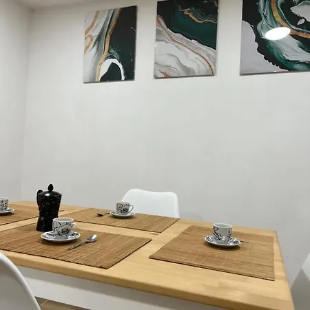 Moderno Nel Cuore Del Centro Storico Apartament